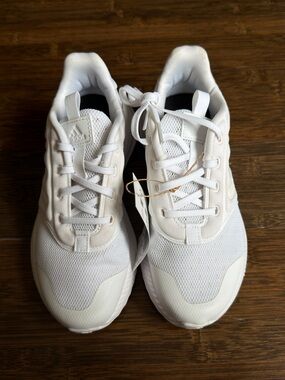 Adidas kids sneaker NWT size 1